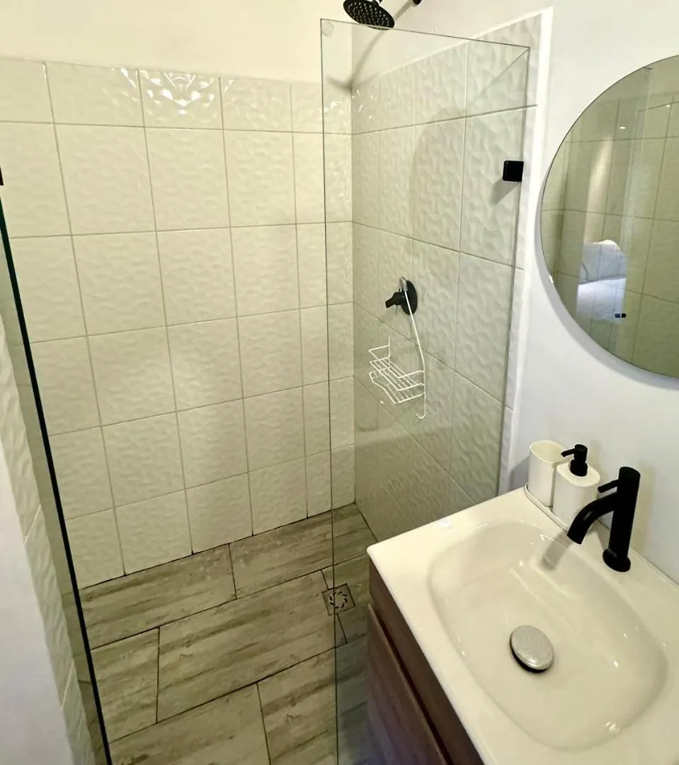 Lucia Metro House Apartment Medellin 0*,